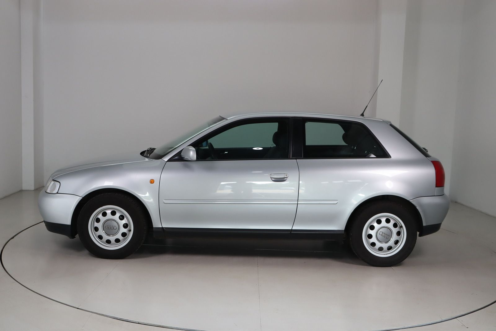 Fahrzeugabbildung Audi A3 1.6 * 1.Hand * HU/AU neu * Klimaaut.