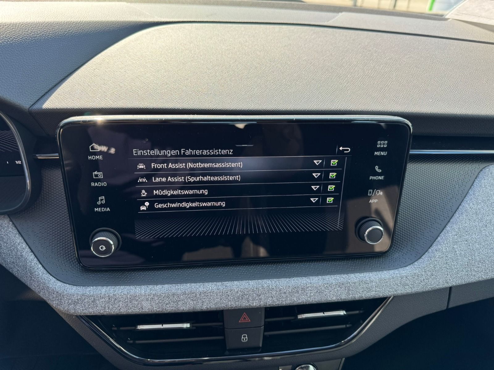 Fahrzeugabbildung SKODA Kamiq 1.0 TSI Selection OPF
