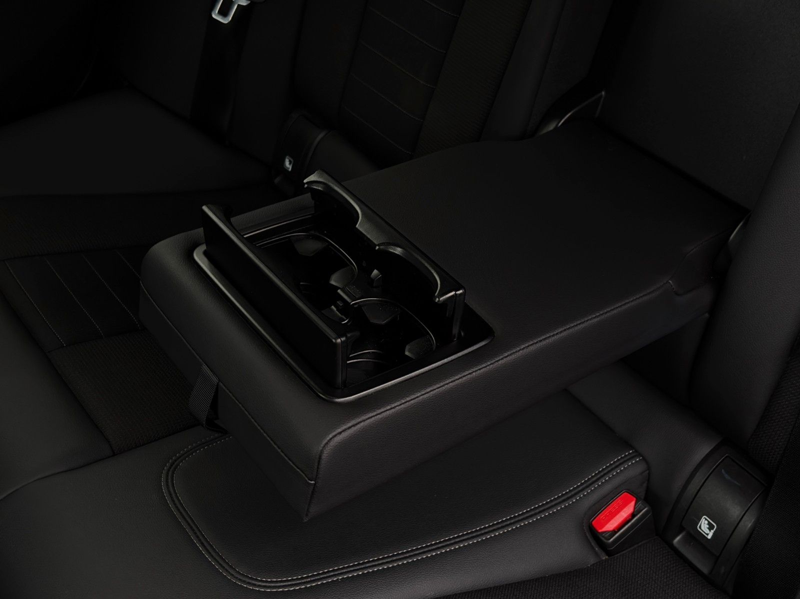 Fahrzeugabbildung BMW 330e Touring Advantage Akustik LcPlus HIFI CAM