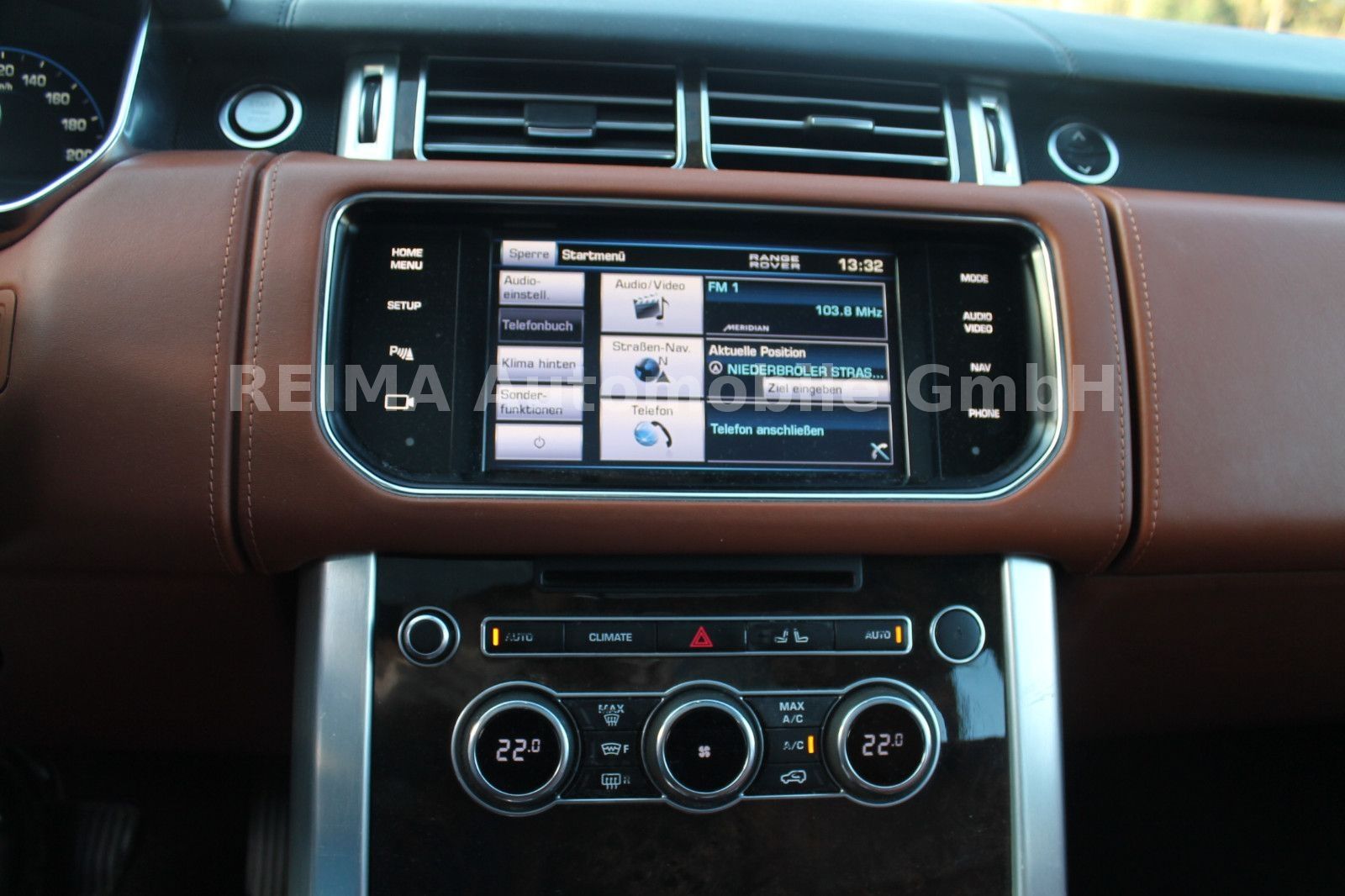 Fahrzeugabbildung Land Rover Range Rover 3,0 TDV6 mit Garantie bis 9.2026