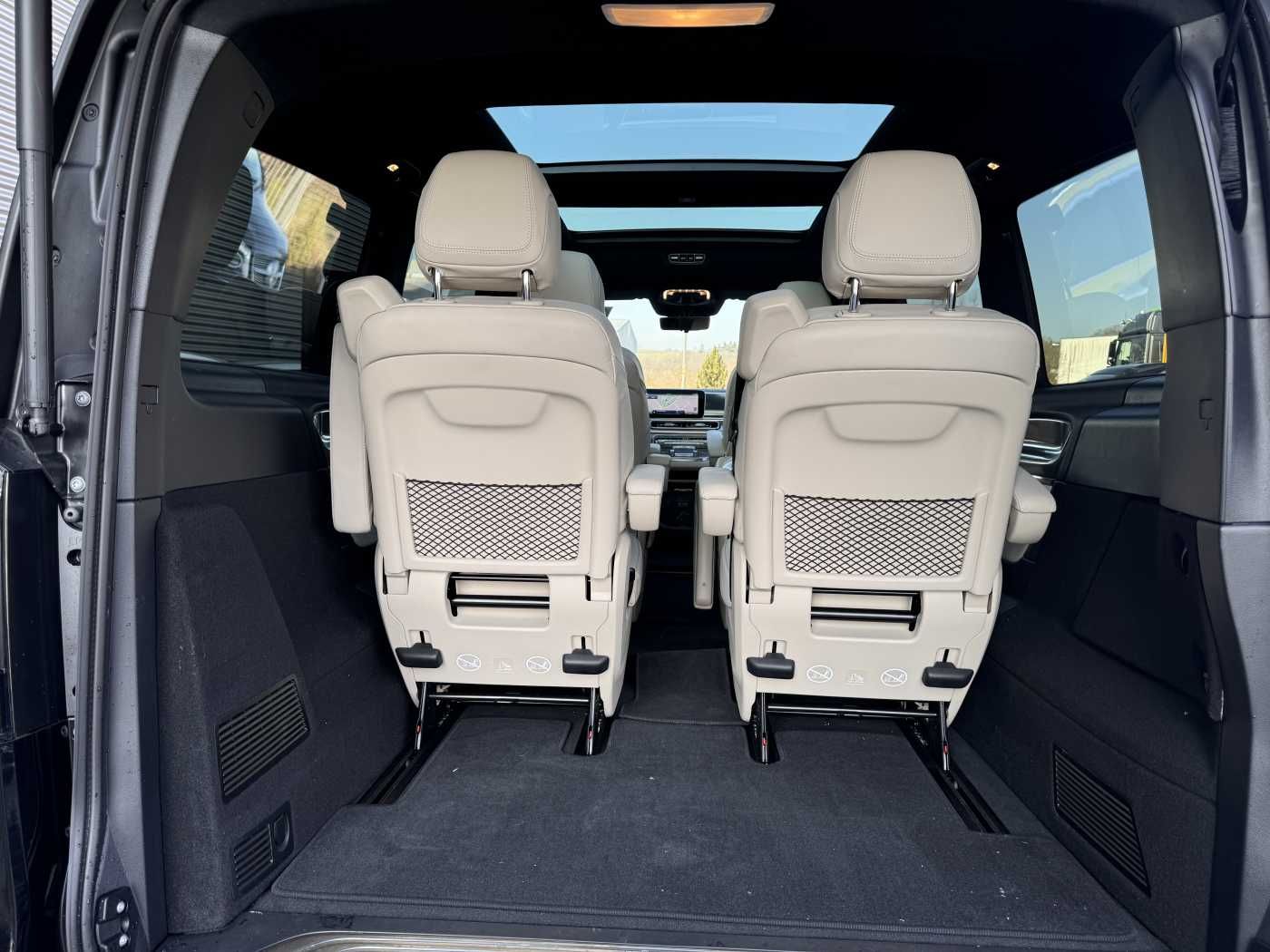 Fahrzeugabbildung Mercedes-Benz V 300 d EXCLUSIVE 4MATIC Panorama AHK2,5 Stdheiz