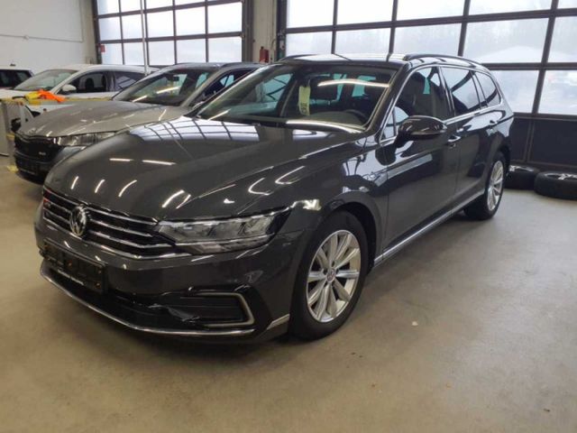 Volkswagen Passat GTE AHK ACC R.Cam Navi LED SHZ PDC DAB+