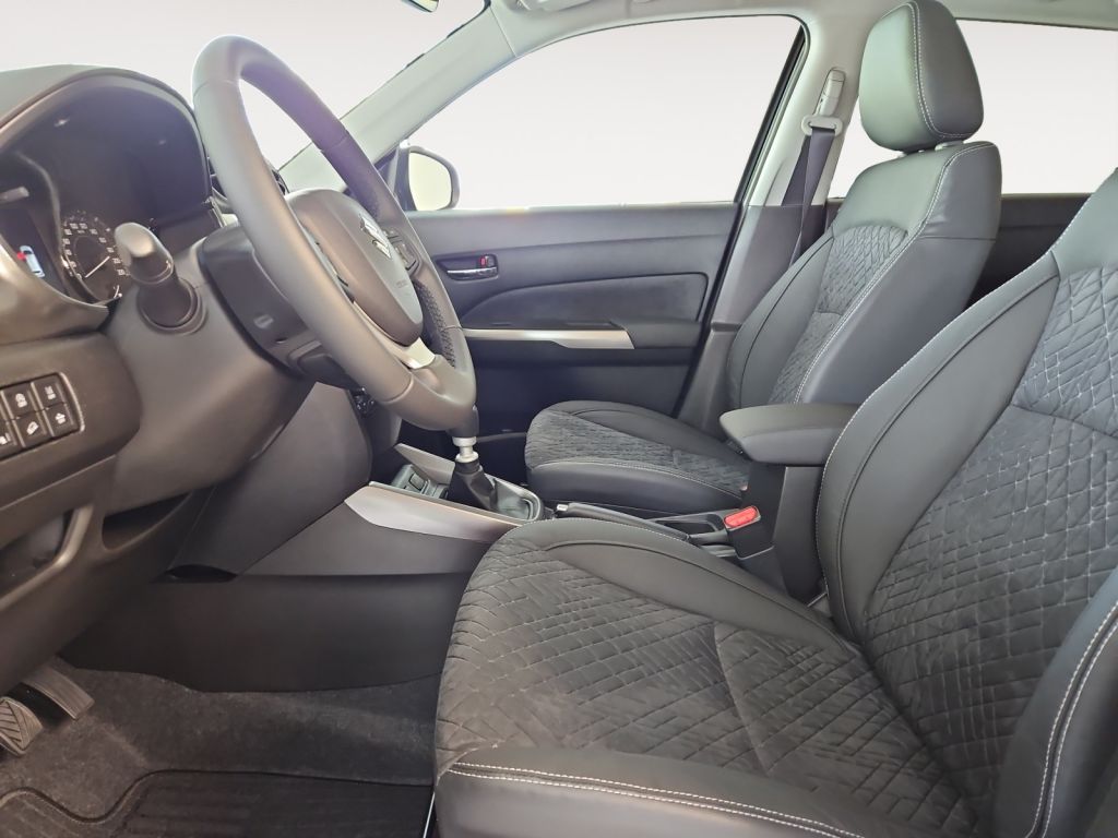 Fahrzeugabbildung Suzuki Vitara 1.4 Allrad Comfort+Navi Sitzheizung LED