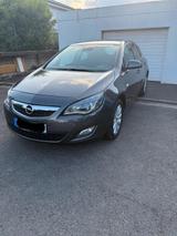 Opel Astra J 1.6Turbo 180PS|Xenon|Navi|TÜV... - Opel Astra aus 2010: Turbo