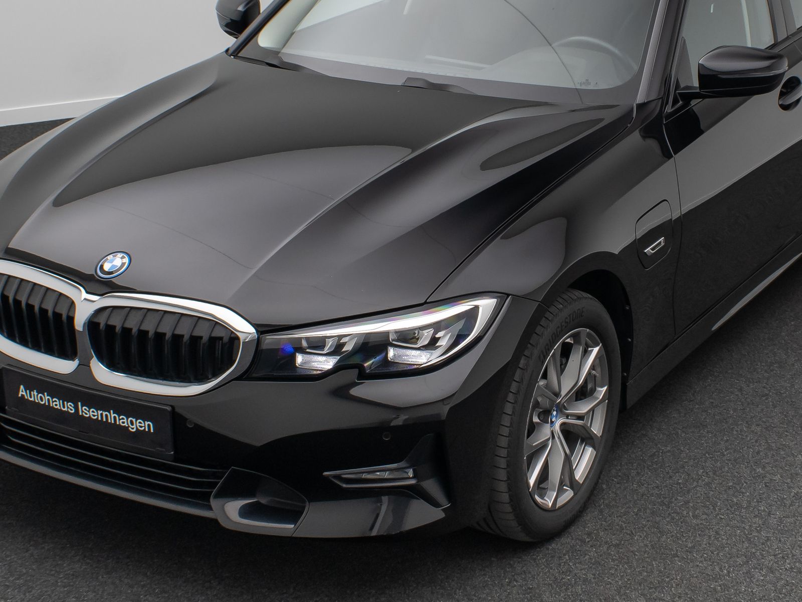 Fahrzeugabbildung BMW 320e Sport Line DAB CockPitPr Lenkrhzg AHK Alarm