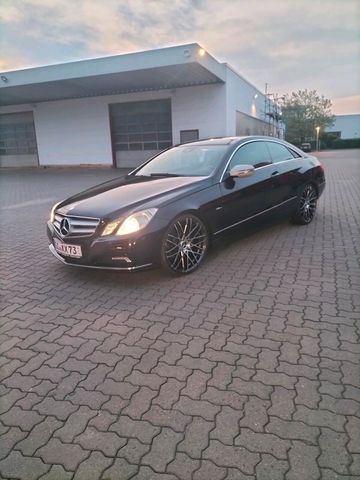 Mercedes-Benz E350 coupe