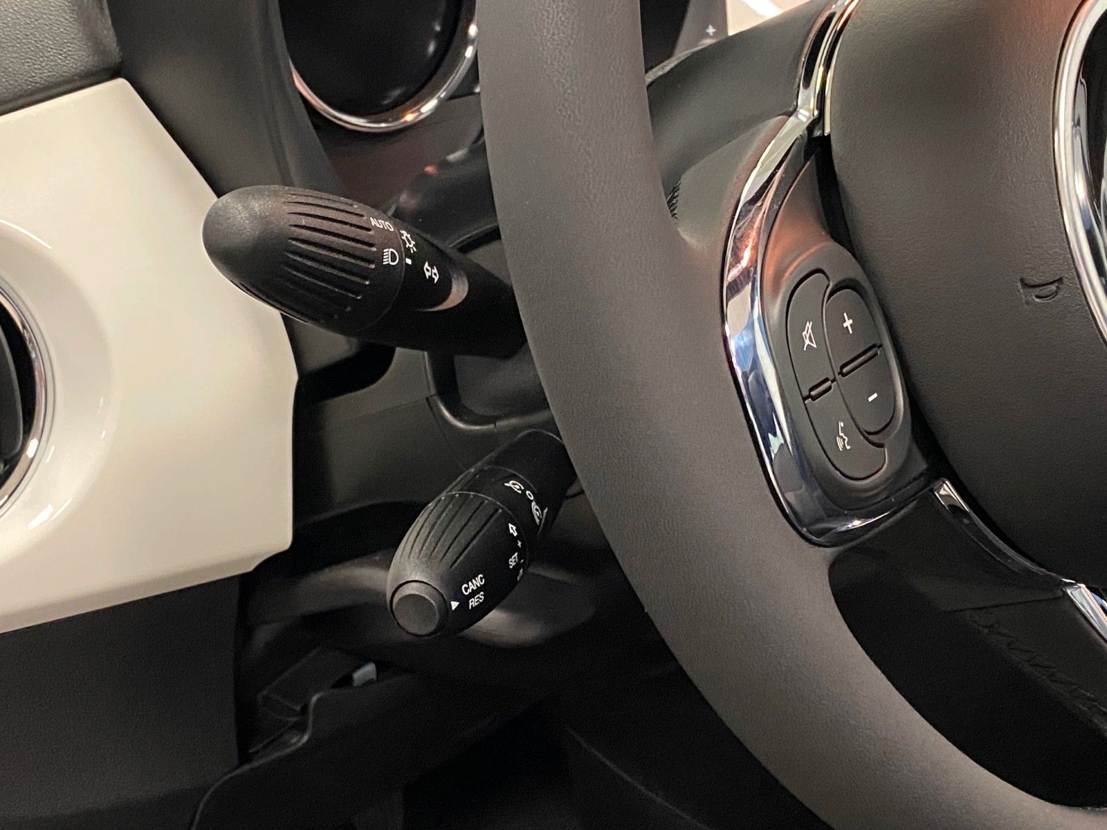 Fahrzeugabbildung Fiat 500C 1.0 GSE N3 Hybrid DOLCEVITA Cabrio+NAVI+PDC