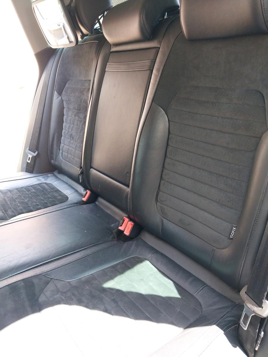 Volkswagen Passat 2011 — вигляд ззаду