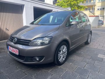 Volkswagen Golf - 1