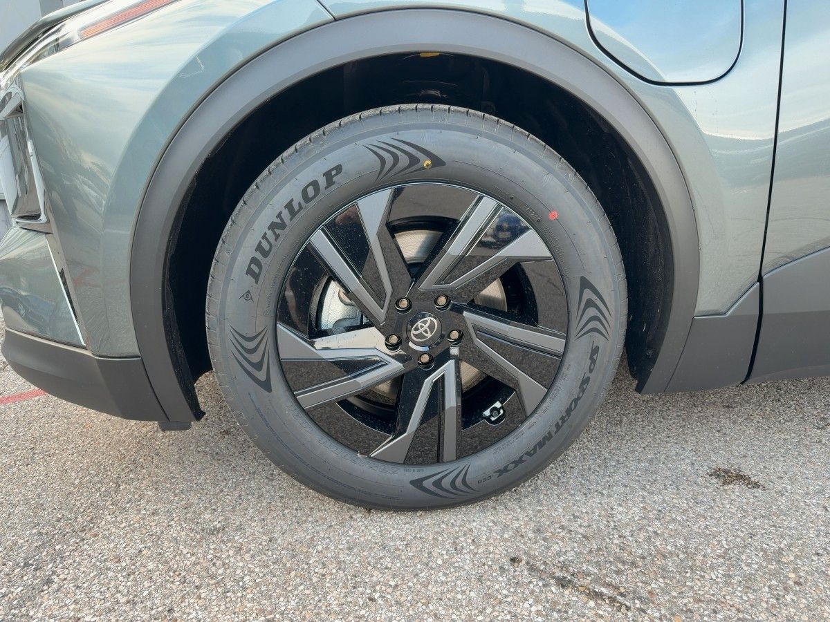 Fahrzeugabbildung Toyota C-HR+ Teamplayer *NAVI+MATRIX-LED *ACC *SHZ*