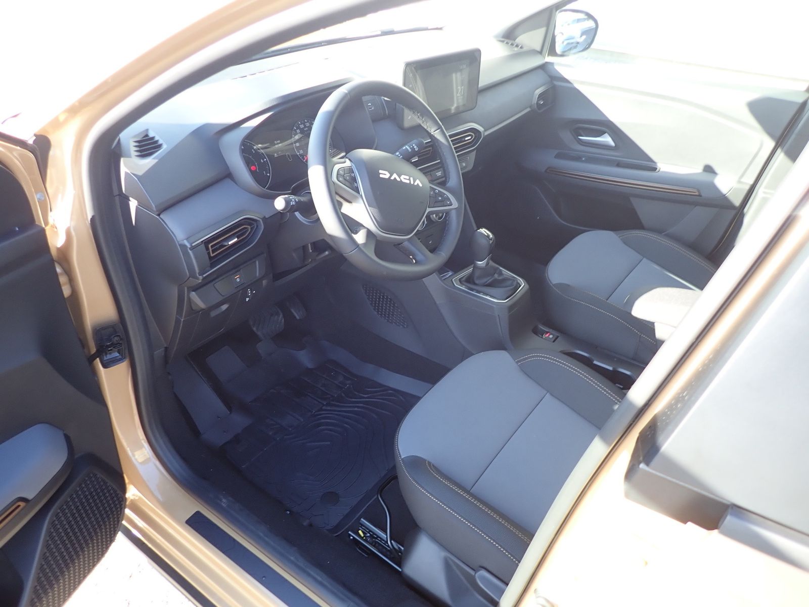 Fahrzeugabbildung Dacia Sandero STEPWAY TCe 90 CVT EXTREME/AUTOMATIK/SHZ