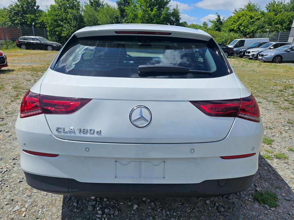 Mercedes-Benz CLA 180 Shooting Brake