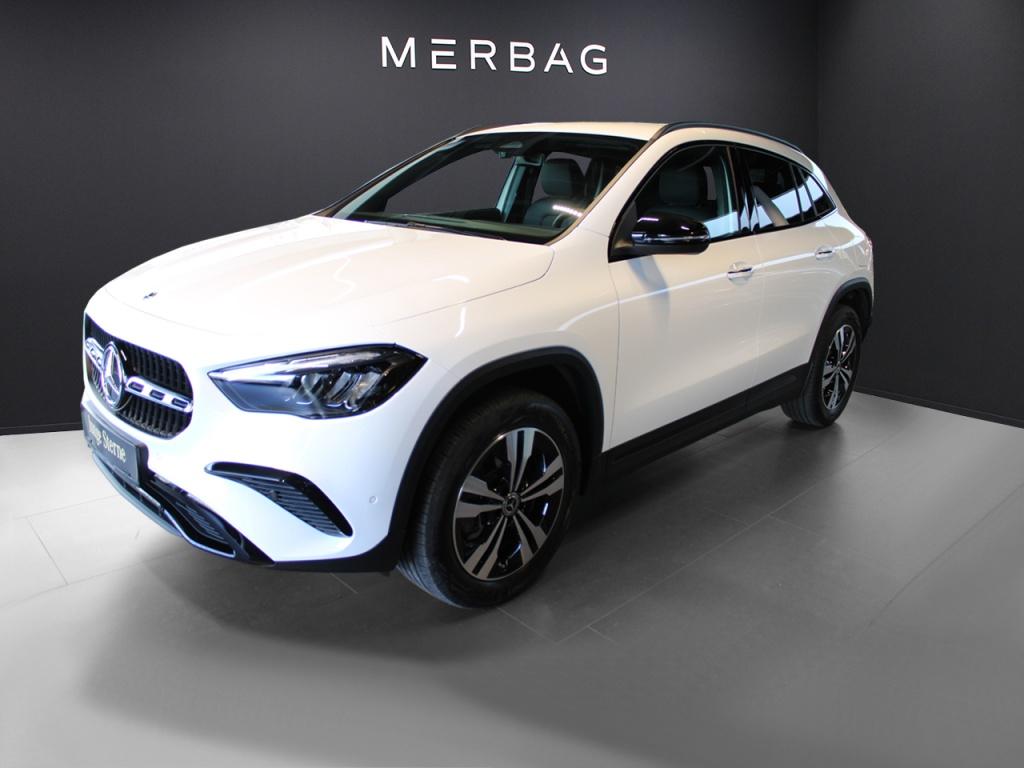 Mercedes-Benz GLA 180 *Progressive Night Distro Ambie Totwin