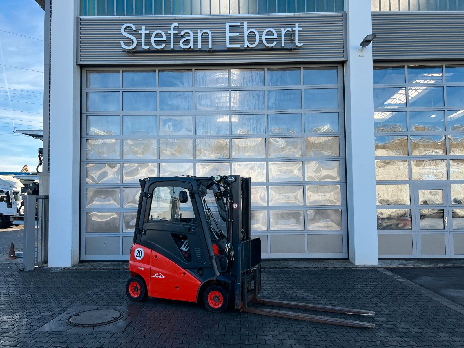 Fahrzeugabbildung Linde H14D-01 / Triplex: 4,6m / 2014 / 893h