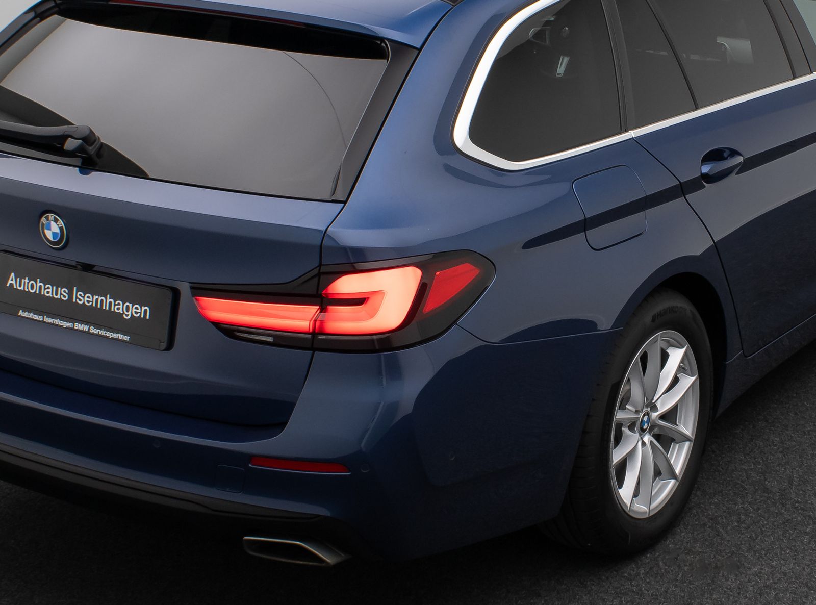 Fahrzeugabbildung BMW 530d xD HUD DAB HiFi Kamera Laser Alarm Komfort