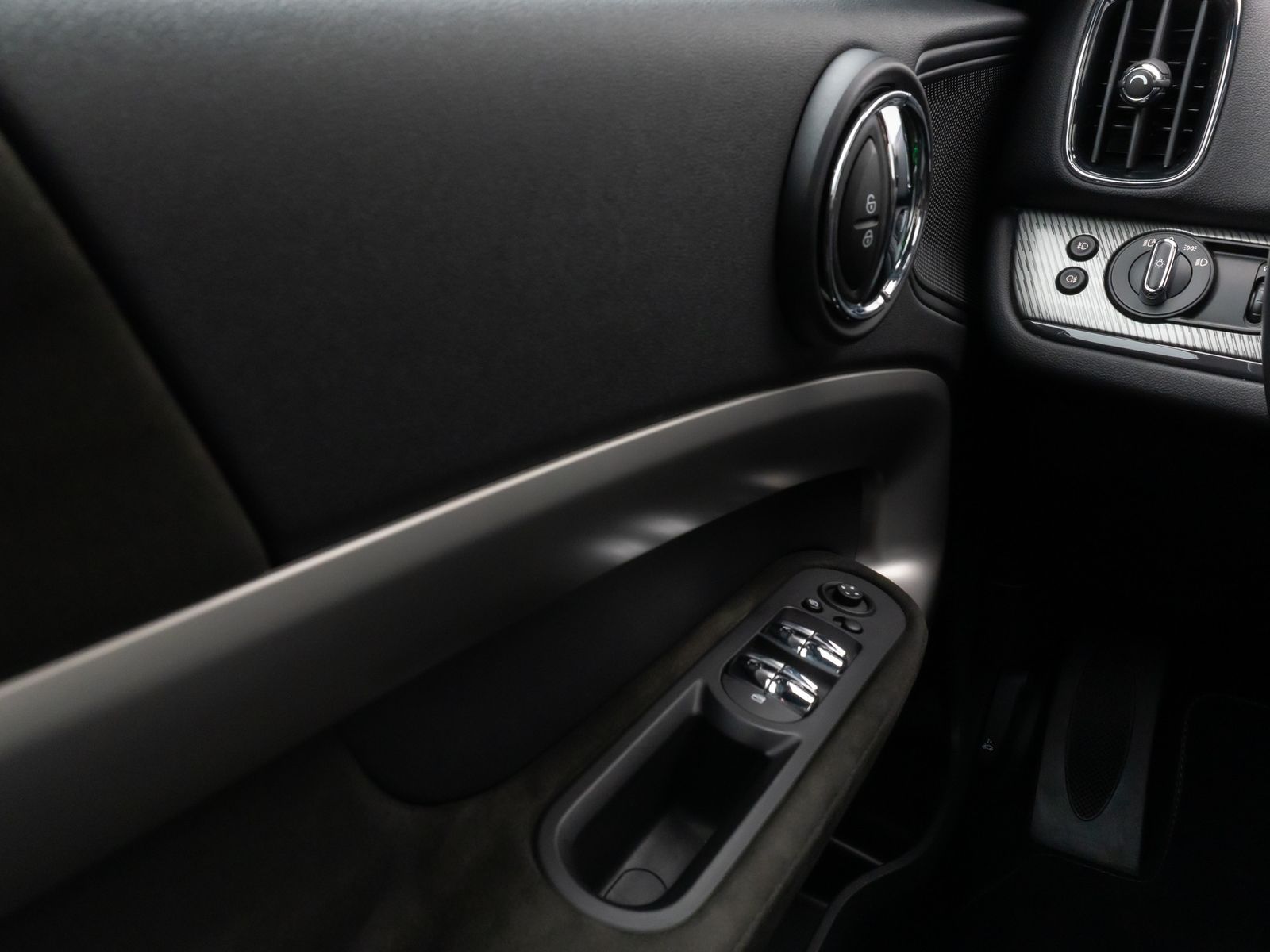 Fahrzeugabbildung MINI Cooper SD Countryman ALL4 HUD DAB Kamera 19Zoll
