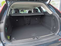 Fahrzeugabbildung Volvo XC60 B4 D Momentum Pro 'ACC, Anhängerkupplung'