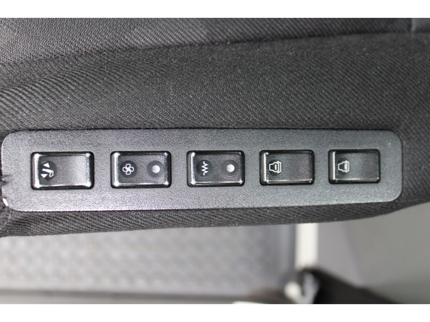 Fahrzeugabbildung Ford Transit Kombi 2.5 FT 100 Behindertengerecht Roll