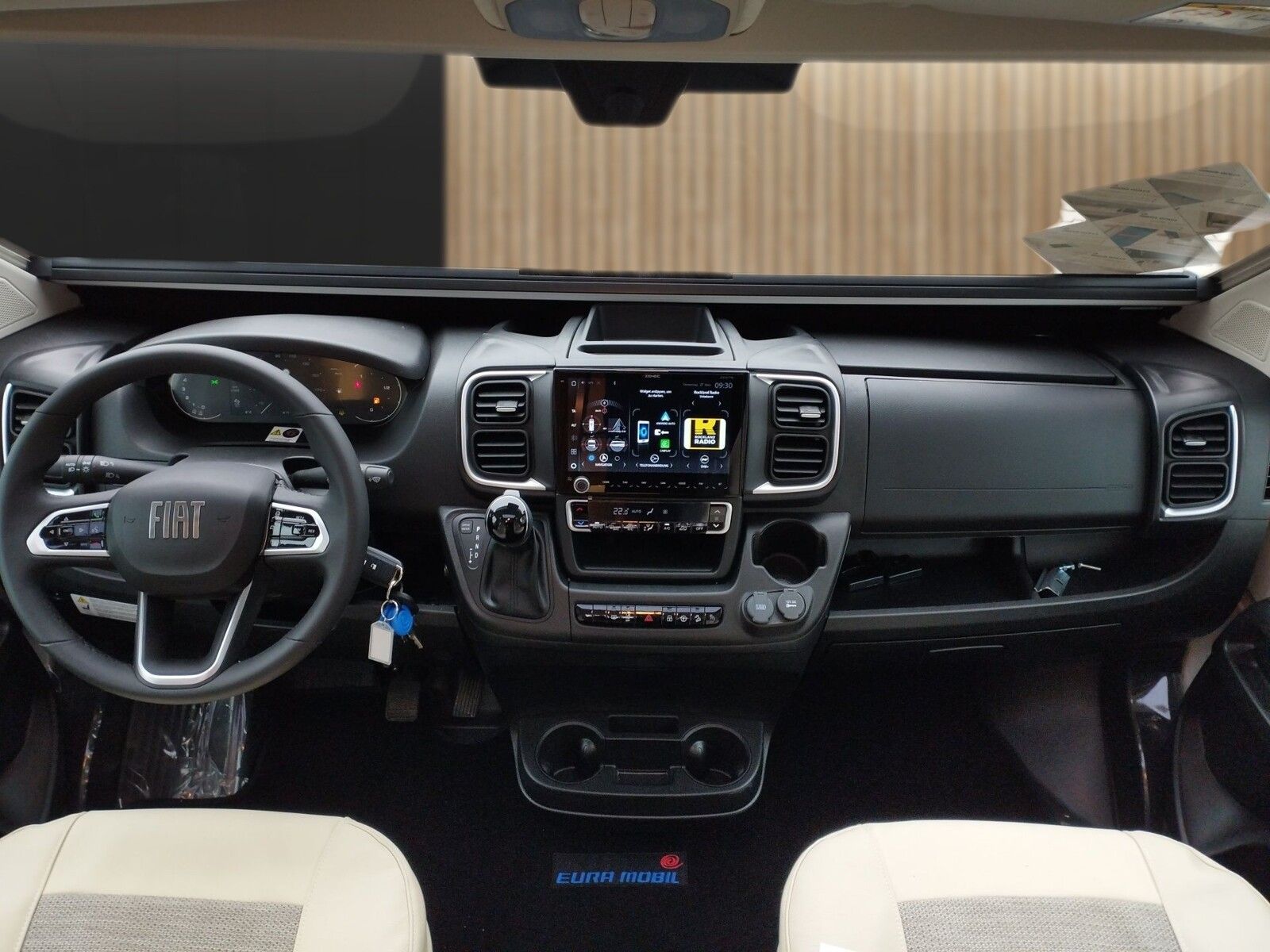 Fahrzeugabbildung Eura Mobil Profila T PT 720 EF MondialPakete 180PSAutomatik