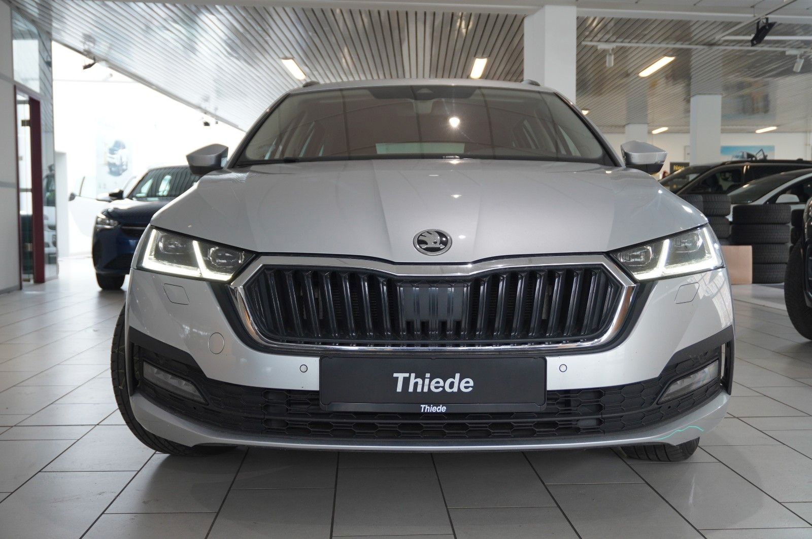 Fahrzeugabbildung SKODA Octavia Combi 2.0 TDI AMBITION NAVI/LED/KAMERA