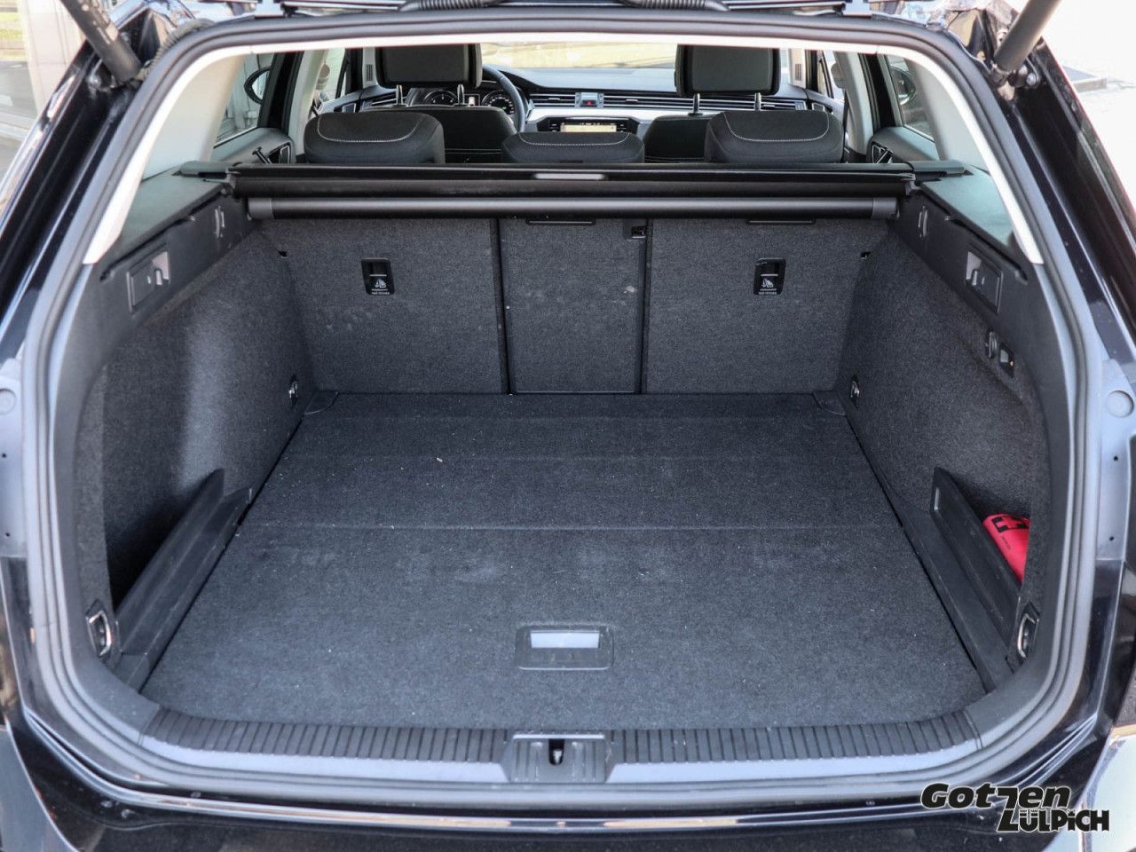 Fahrzeugabbildung Volkswagen Passat Variant 2,0TDI Business DSG AHK Bluetooth