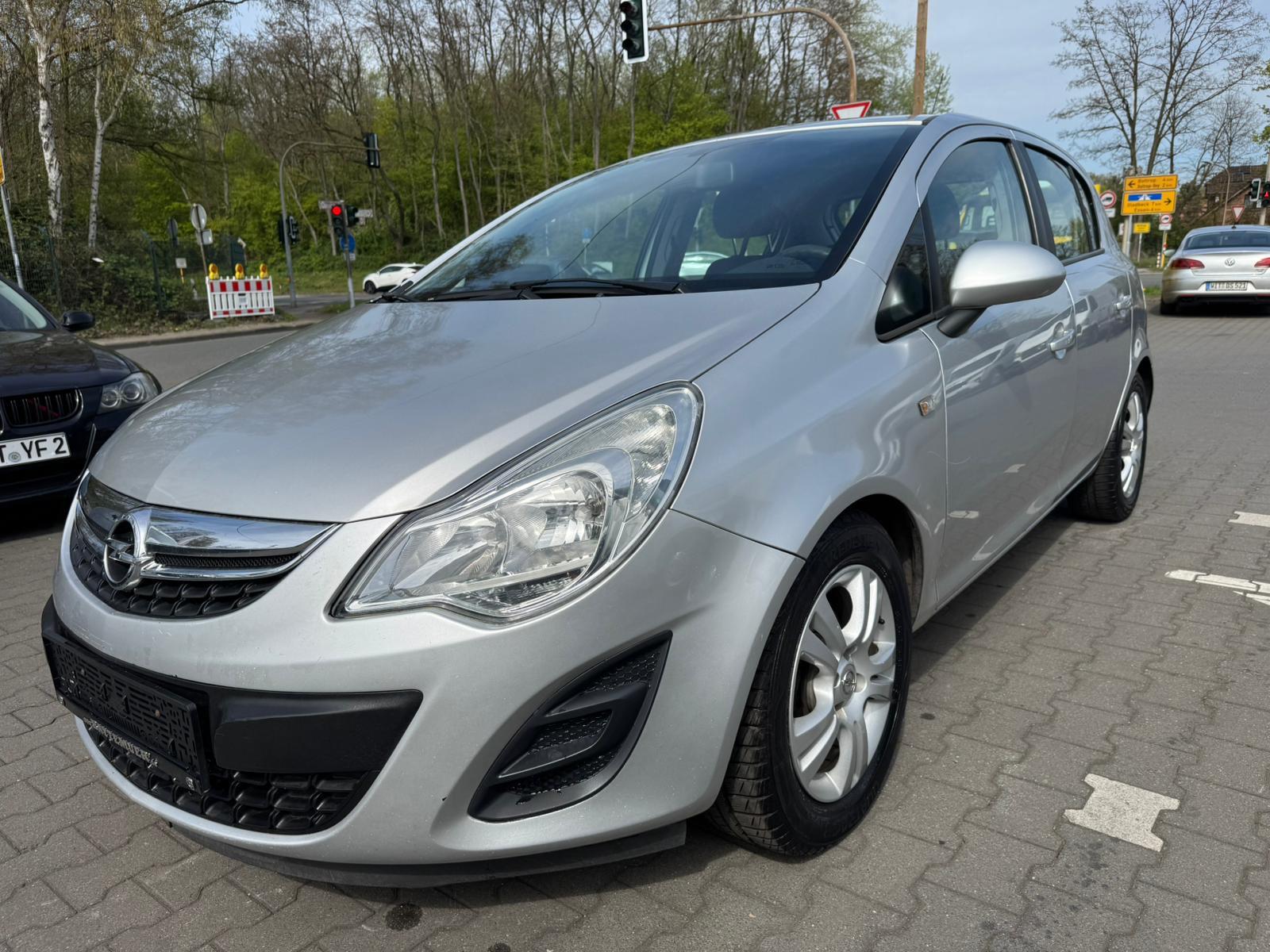 Opel Corsa D Edition Klima Garantie  TÜV Neu