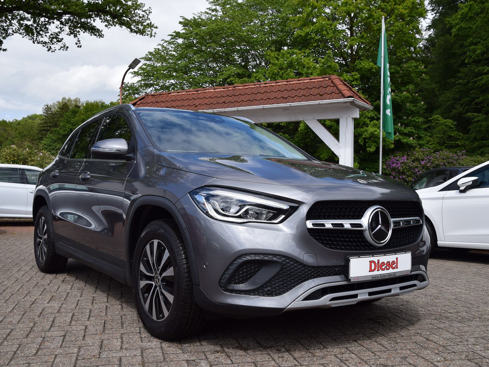 MERCEDES-BENZ GLA 200 d Style Aut.8G Navi*Panorama*Leder*LED*