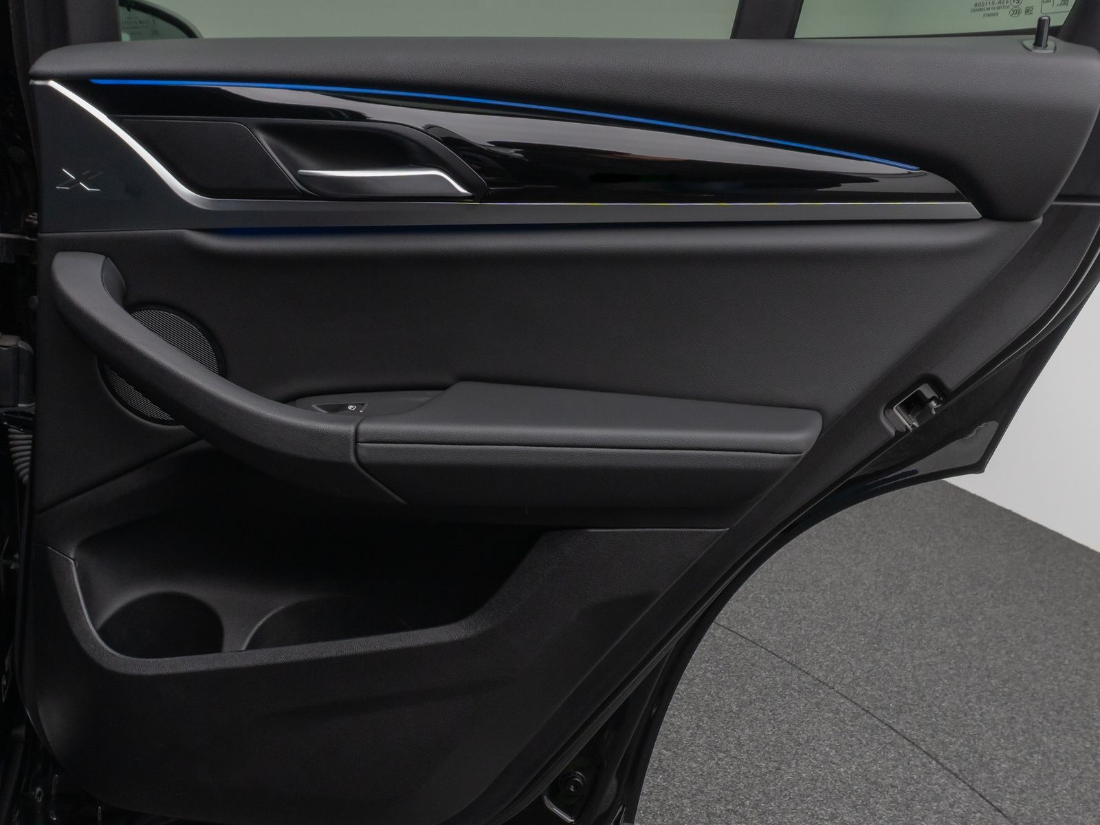 Fahrzeugabbildung BMW X3 xD30e Laser Kamera HUD DAB AHK Komfort 19Zoll