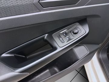Volkswagen Caddy - 10
