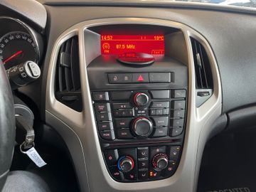 MYAUTOCENTER – Gebraucht- und Jahreswagen mit Werkstattservice in Pfaffenhofen Opel Astra J Sports Tourer Design Edition *PDC*Klima*