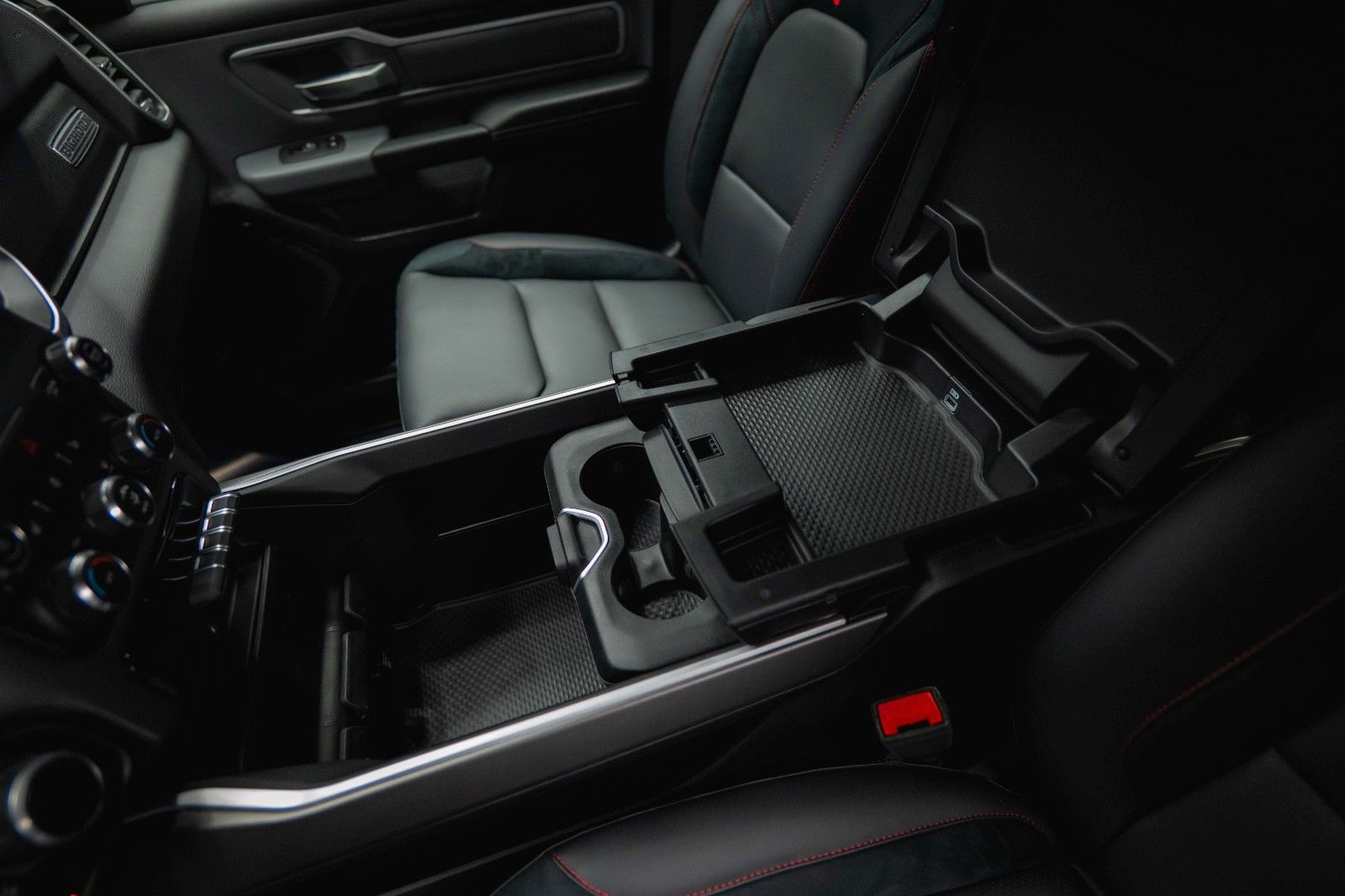 Fahrzeugabbildung Dodge RAM 5.7 V8 HEMI 4x4 OFFROAD Night-Paket *LED*19%