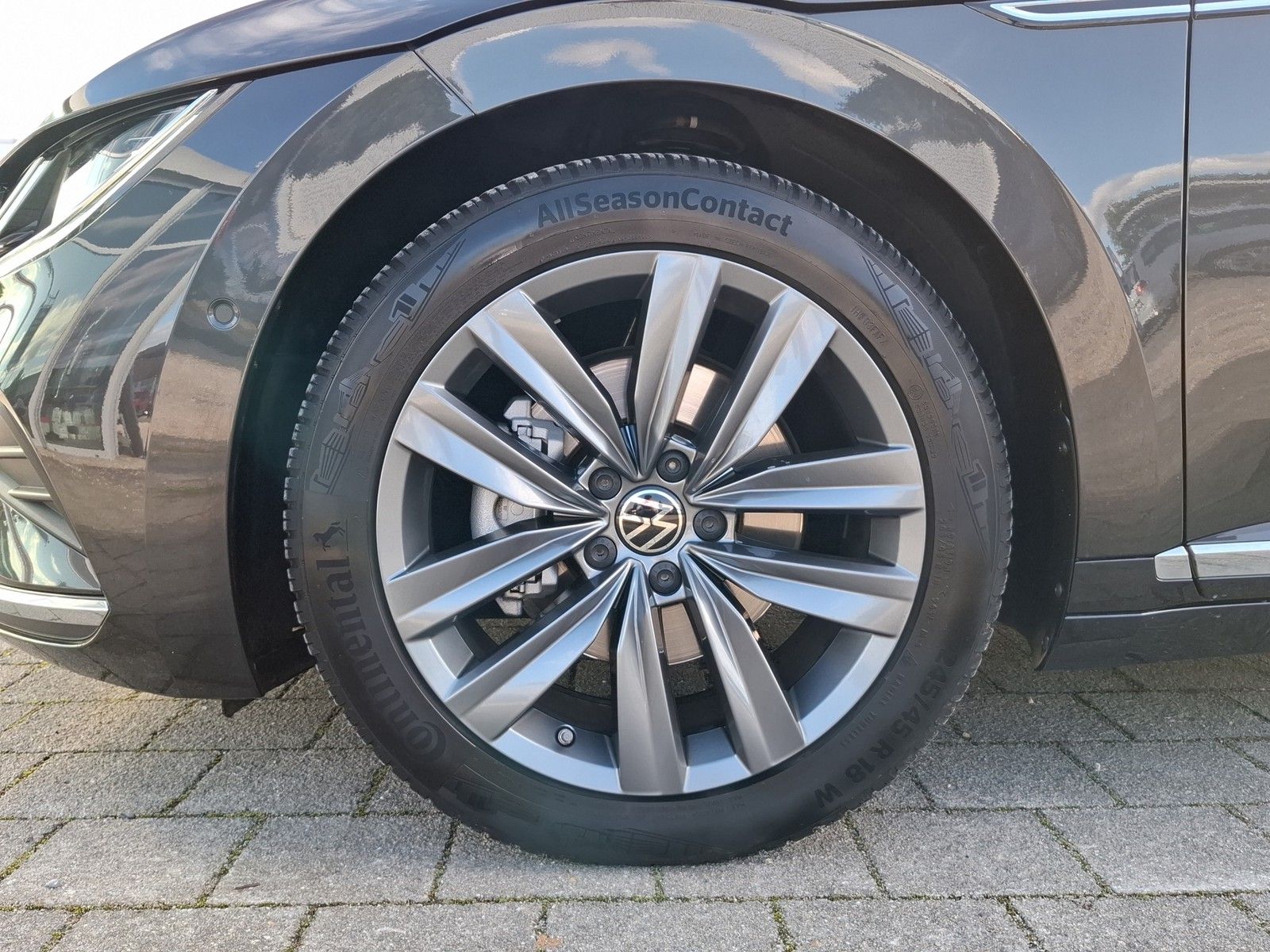 VW Arteon Shooting Brake 2.0 TSI Elegance DSG / LED - Image 18