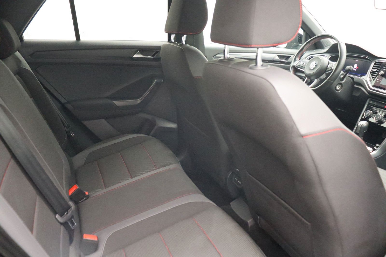 Fahrzeugabbildung Volkswagen T-Roc Sport  ACC Navi DSG LED