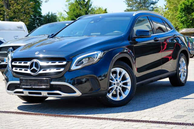 MERCEDES-BENZ GLA 200 RFK/GROSS-SERVICE/ISO/LED/NAV/SHZ/LI+SIC