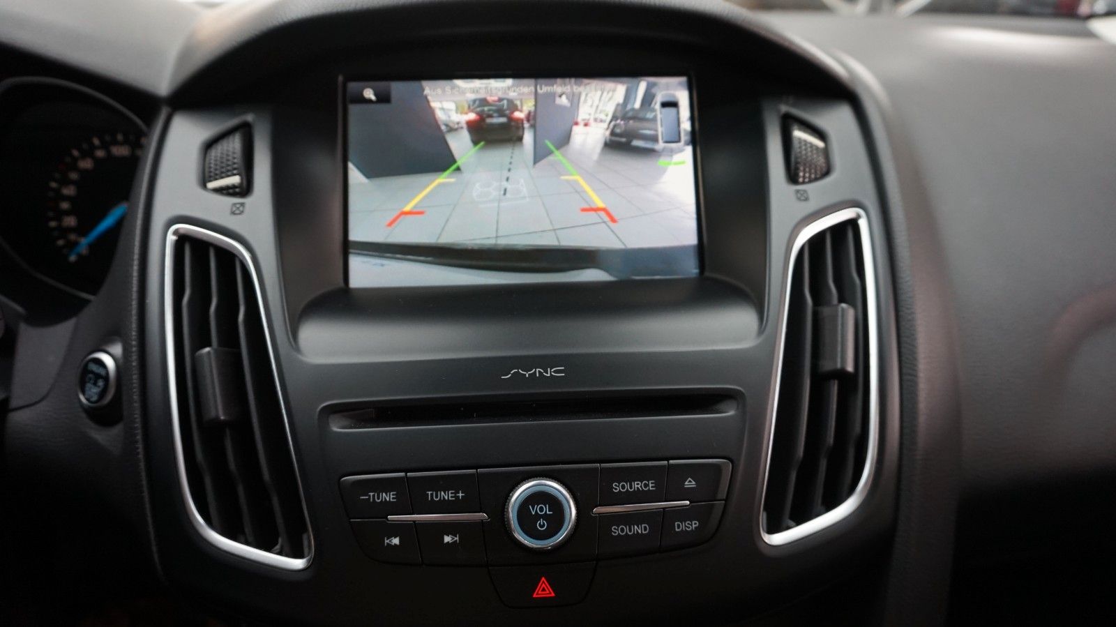 Fahrzeugabbildung Ford Focus Turnier Titanium  4,4L / 100 Verbrauch