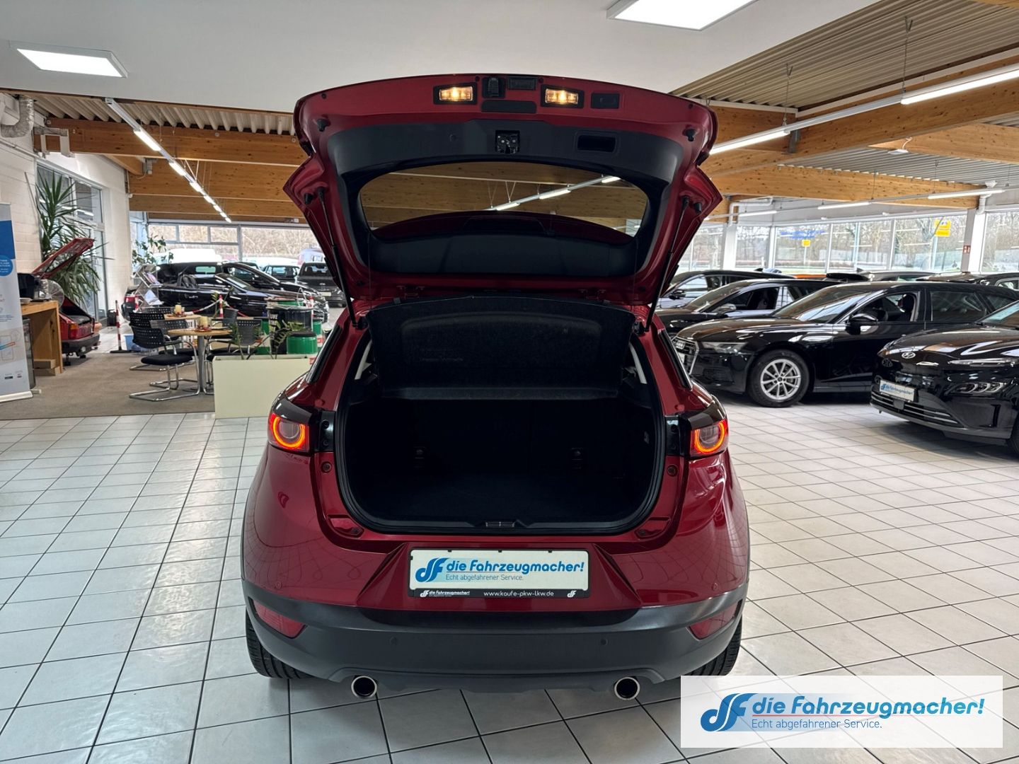 Fahrzeugabbildung Mazda CX-3 Sports-Line HUD Navi LED Klimaautom DAB SHZ