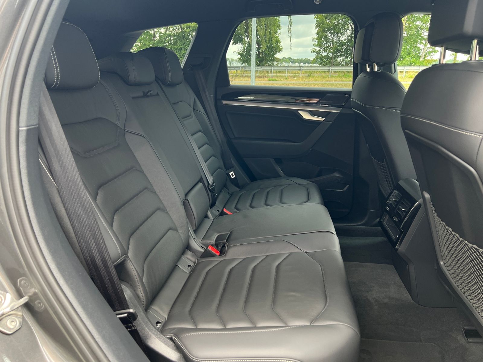 Fahrzeugabbildung Volkswagen Touareg 3.0 TDI 4MOTION *AHK, Luft, Leder, ACC,