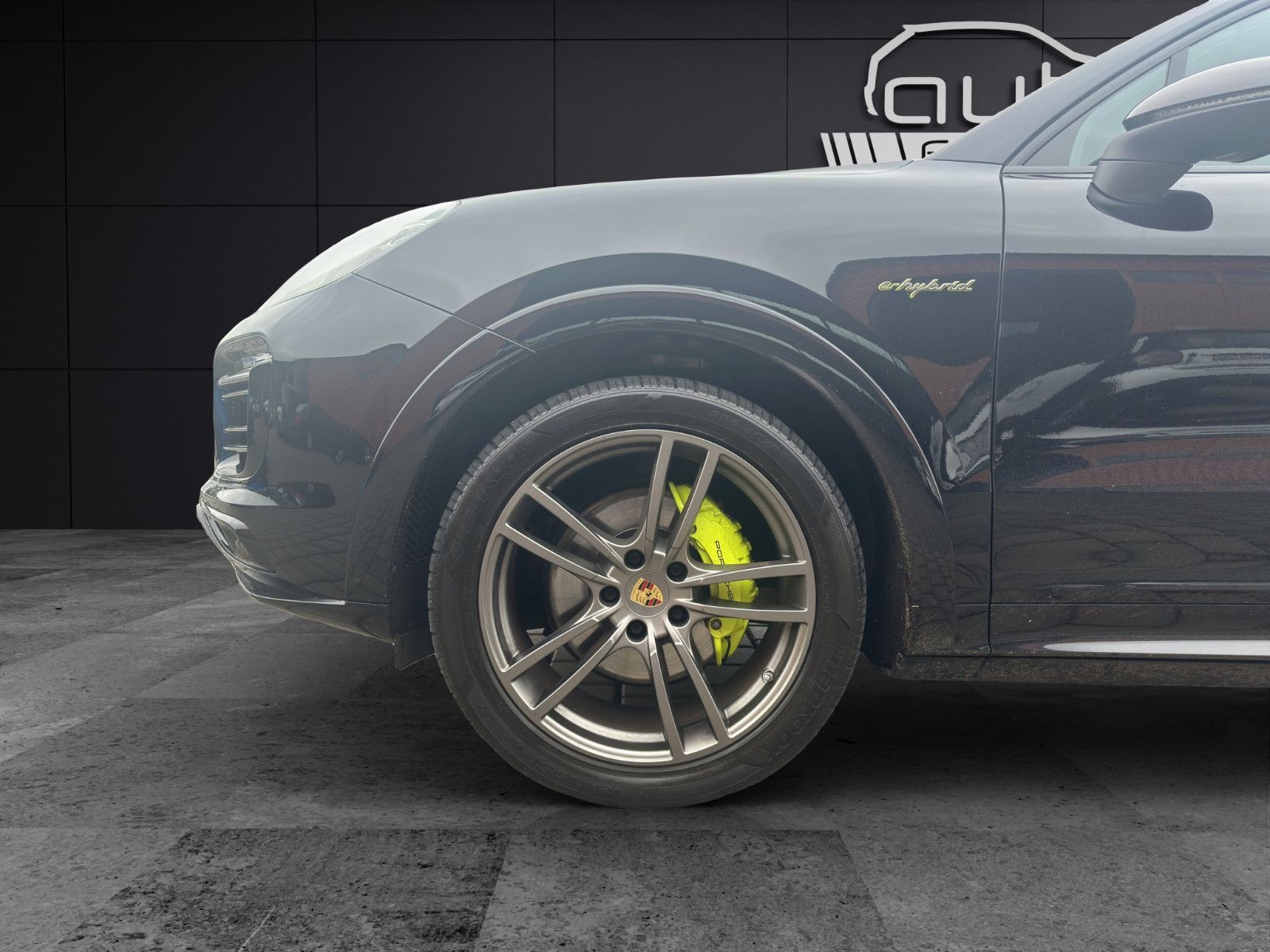 Fahrzeugabbildung Porsche Cayenne E-Hybrid*Matrix*AHK*Carplay*Bose*Head-up