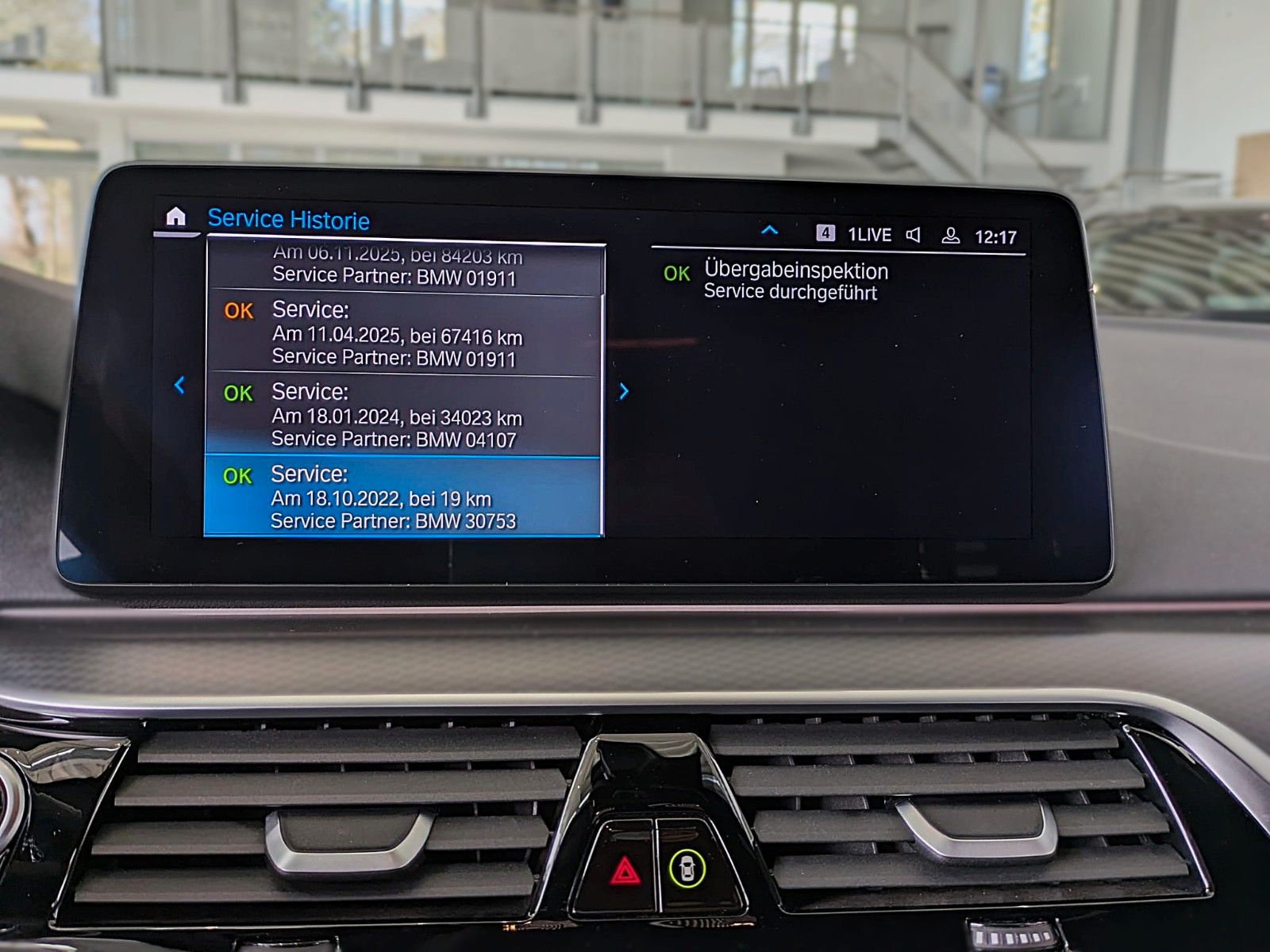Fahrzeugabbildung BMW 530e M SPORT VIRTUAL HUD NAVI LASER LEDER AHK