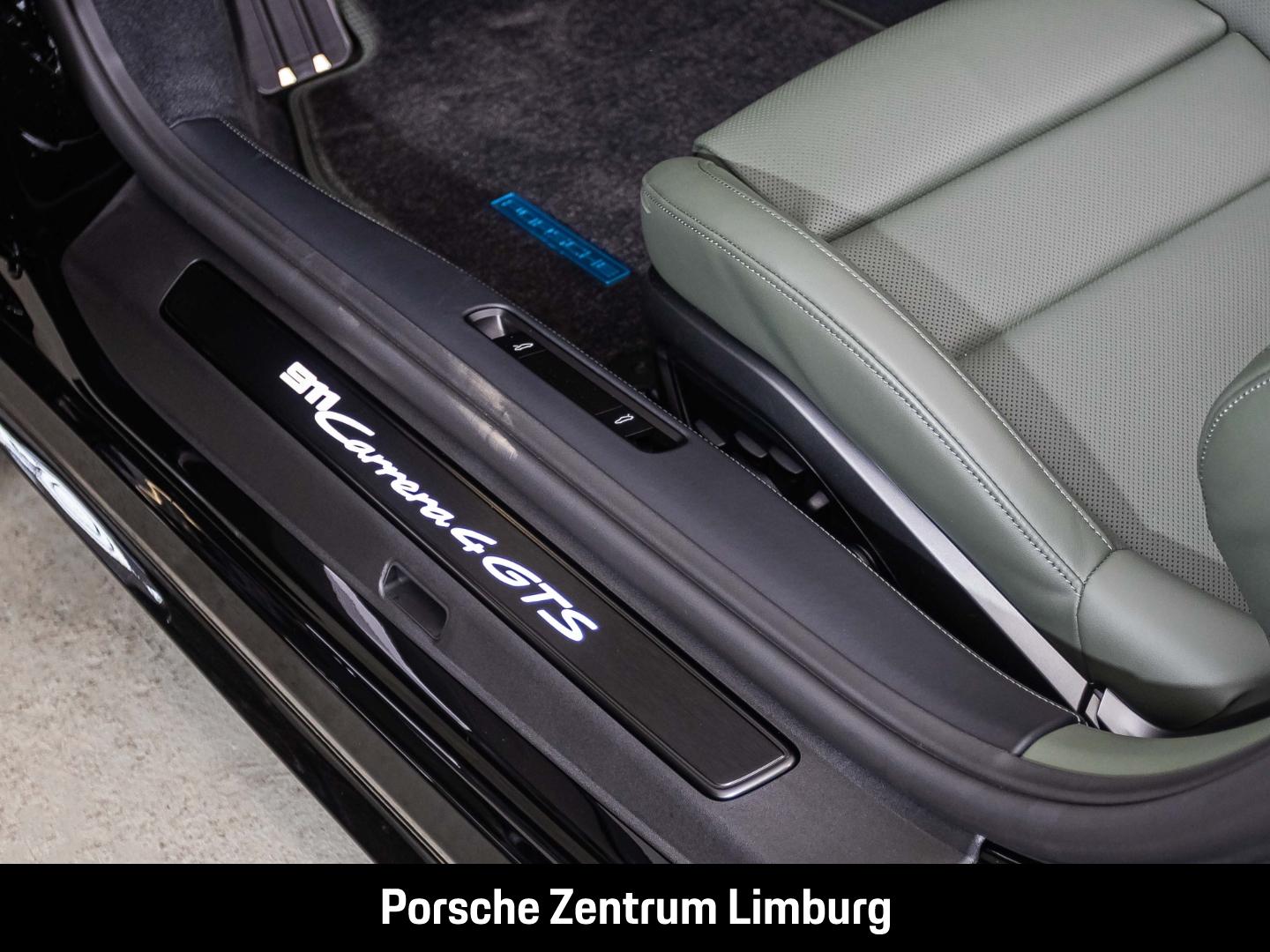 PORSCHE 992 911 CARRERA 4 GTS CABRIOLET