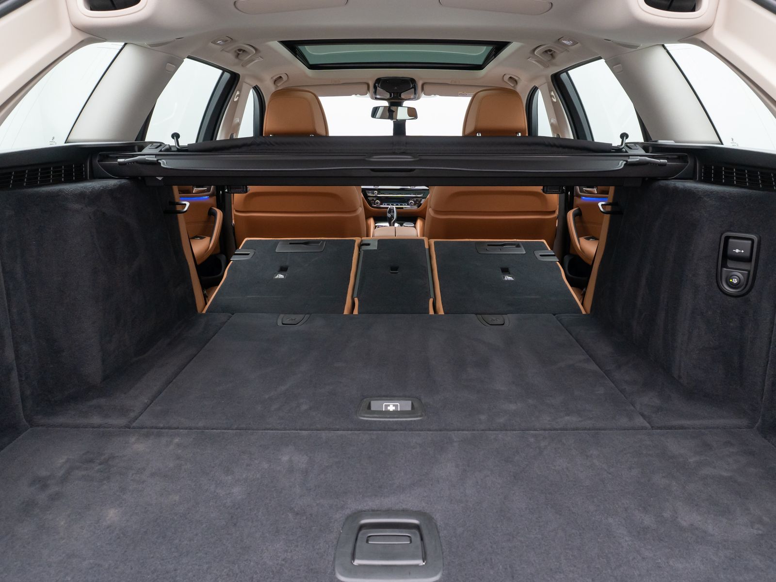 Fahrzeugabbildung BMW 540d xD Luxury Line Panorama HUD HIFi DAB DisKey