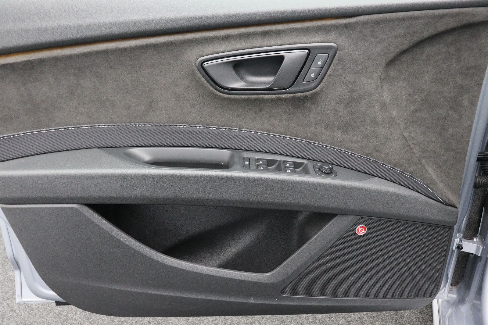 Fahrzeugabbildung SEAT Cupra ACC Sound Panorama NaviDAB