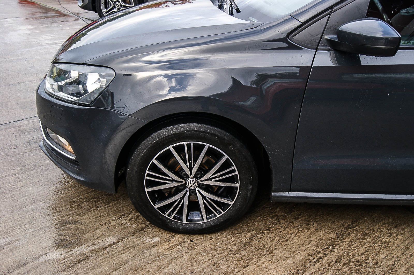 Fahrzeugabbildung Volkswagen Polo V 14TDI Allstar KLIMAAUTOMATIK TEMPOMAT PDC