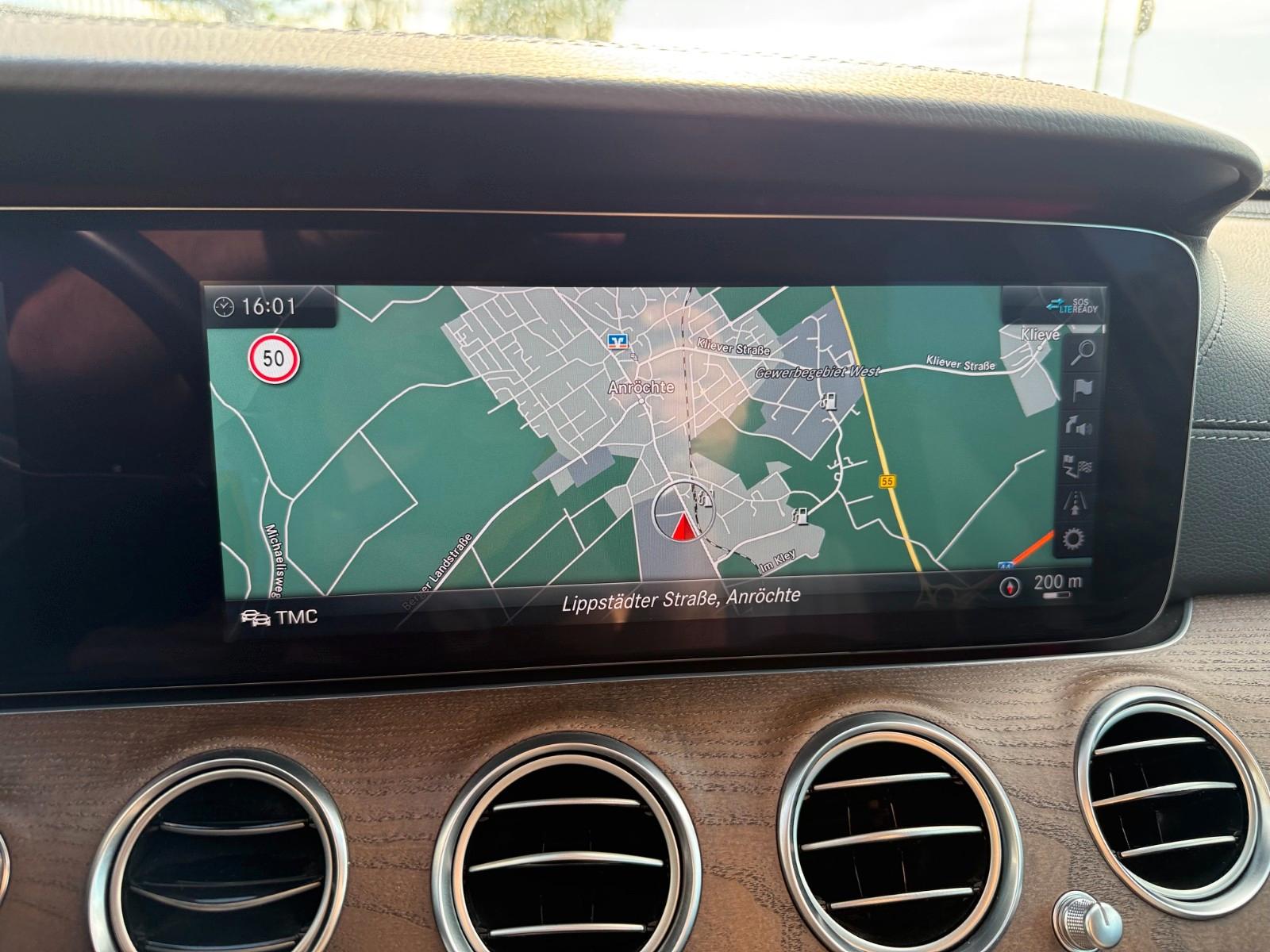 Mercedes-Benz E 300 d T-Modell Night-Paket,LED, Burmester