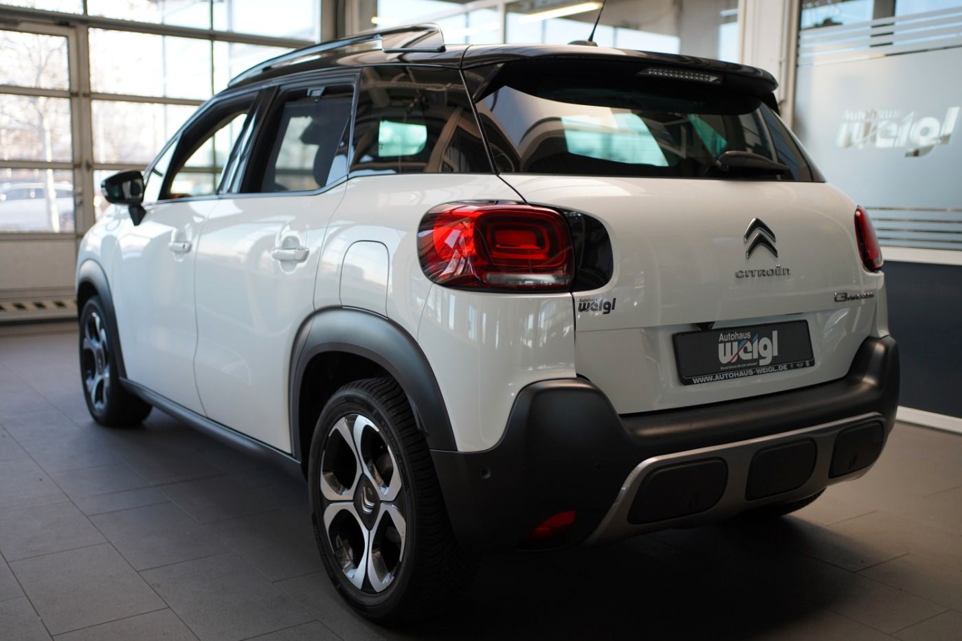 Fahrzeugabbildung Citroën C3 Aircross PureTech 110 EAT6 Shine Automatik