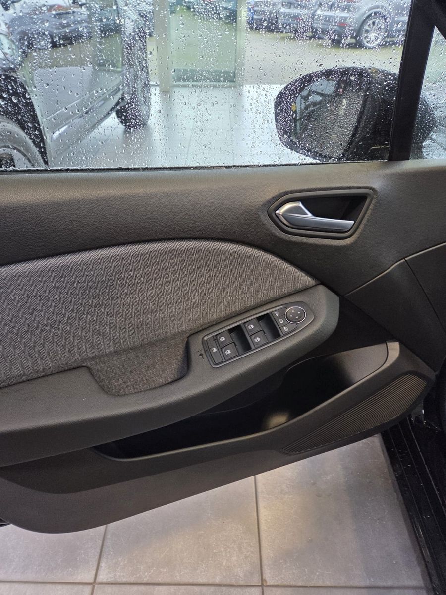 Fahrzeugabbildung Renault Clio V Techno/Winterpaket/Look-Paket/erst 270km!