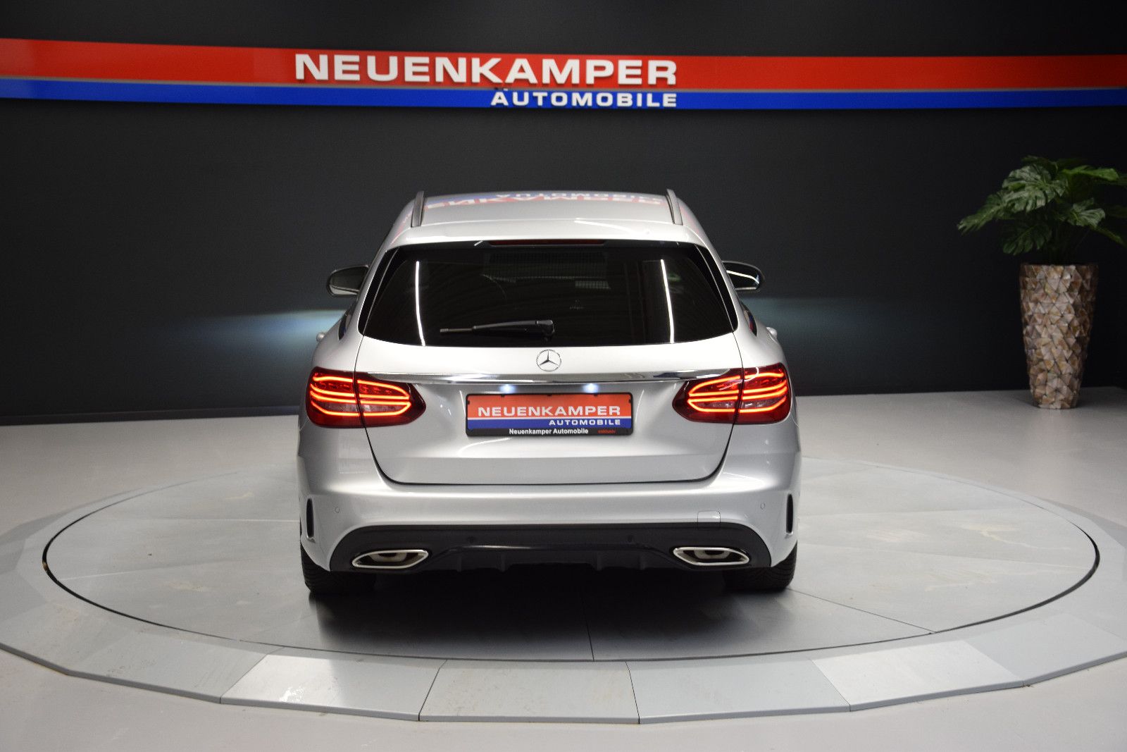 Fahrzeugabbildung Mercedes-Benz C 200 C T-Modell C 200 4Matic Vollleder ACC 360°