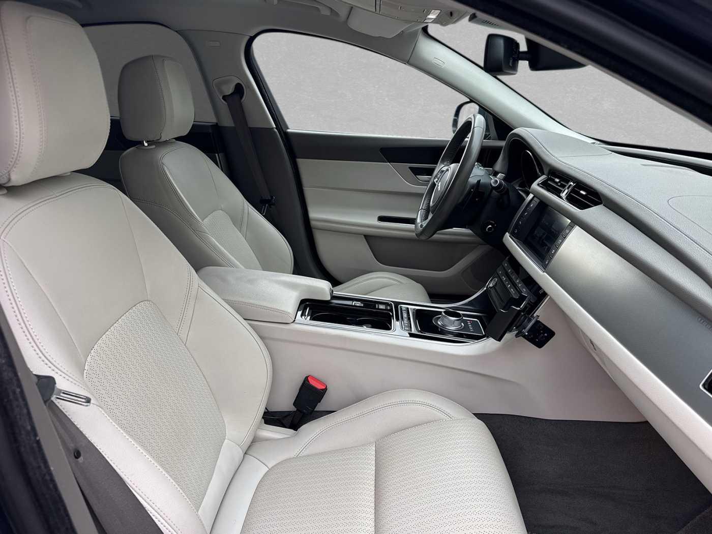 Jaguar XF Diesel 30d Aut. Prestige - neuer Motor, Inspe