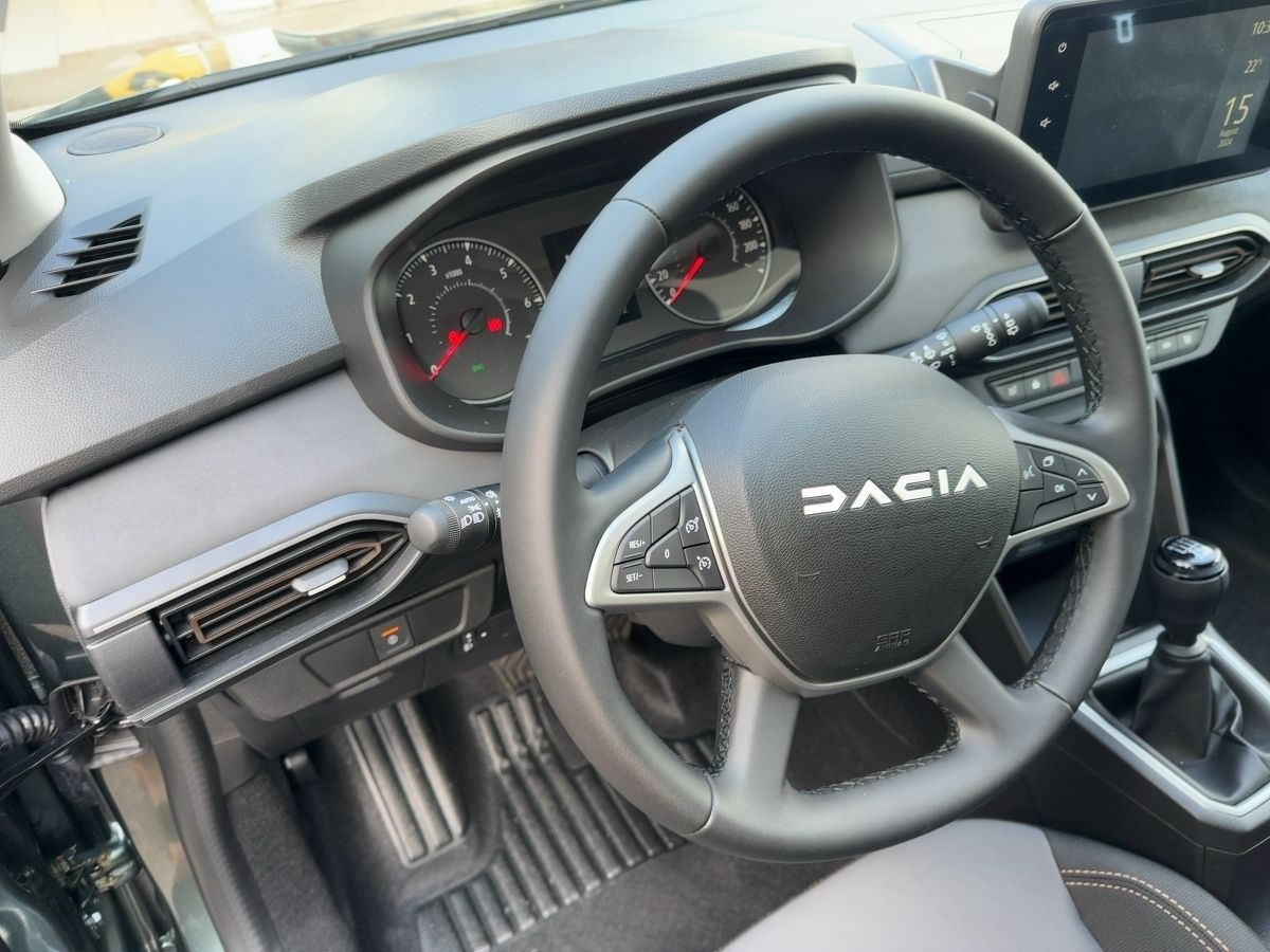 Fahrzeugabbildung Dacia Jogger Extreme+ TCe 110 7-Sitzer