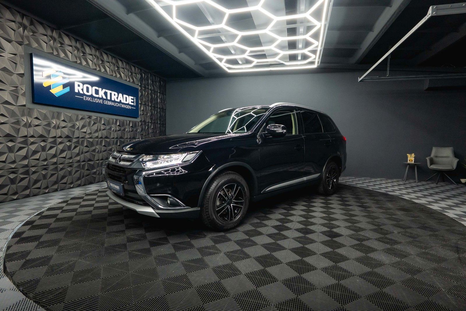 Fahrzeugabbildung Mitsubishi Outlander Edition 100 2WD | DAB | Kamera | 1Hand
